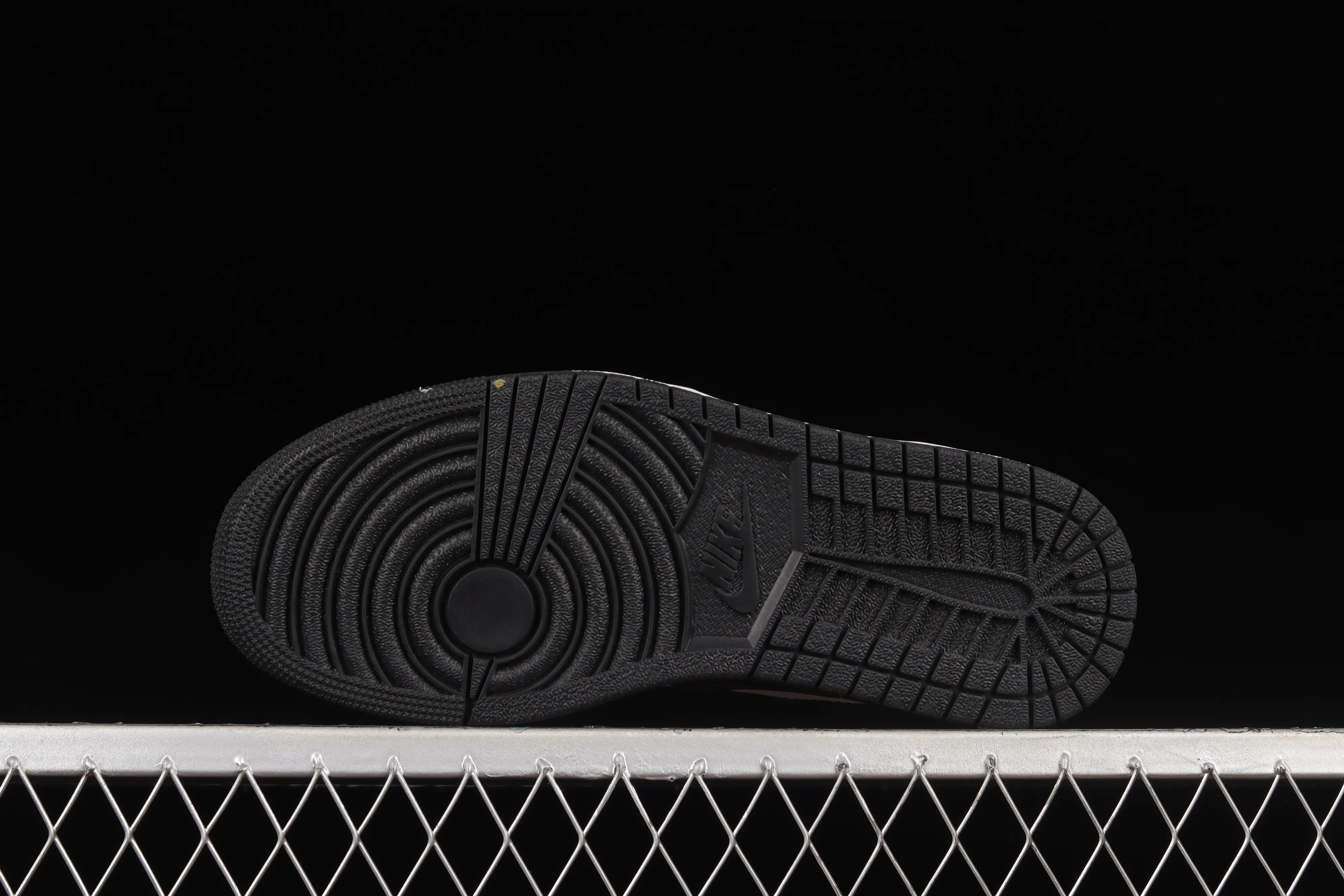 All categories Air Jordan Jordan series basketball shoes Air Jordan 1 Low Donkey brand x Air Jordan 1 AJ1 Joe 1 customized version low-top retro culture basketball shoes 553558-039